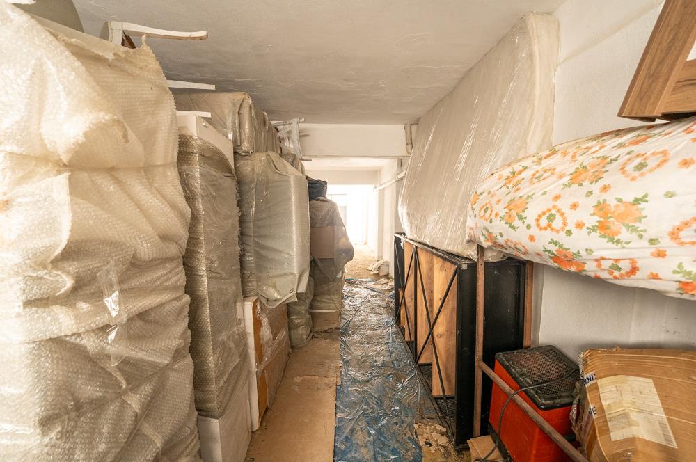 C21 Cius; Sahile 50 Metre Satılık 55 Net m2 Çift Kapılı Garaj