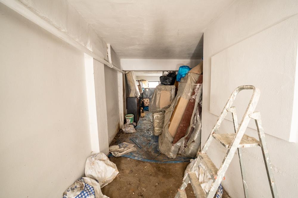 C21 Cius; Sahile 50 Metre Satılık 55 Net m2 Çift Kapılı Garaj