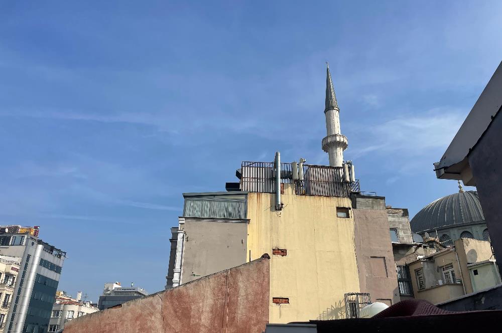 TAKSİM MEYDANI'NA YÜRÜME MESAFESİNDE SATILIK BİNA