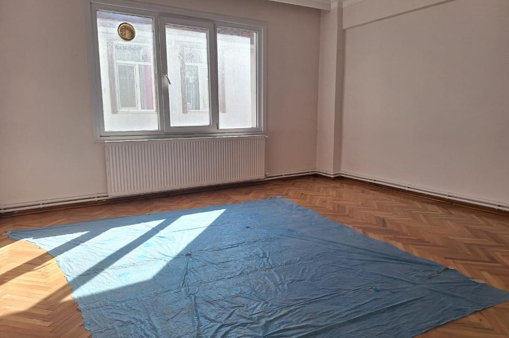 ACIBADEM CADDESİNE YAKIN ARAKAT 2+1