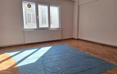 ACIBADEM CADDESİNE YAKIN ARAKAT 2+1