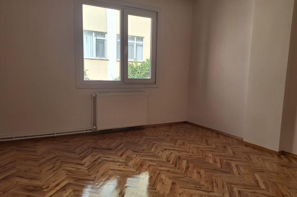 ACIBADEM CADDESİNE YAKIN ARAKAT 2+1