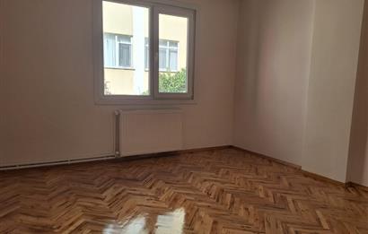 ACIBADEM CADDESİNE YAKIN ARAKAT 2+1