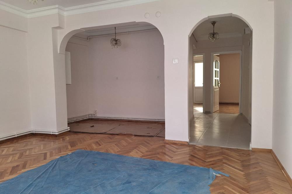 ACIBADEM CADDESİNE YAKIN ARAKAT 2+1