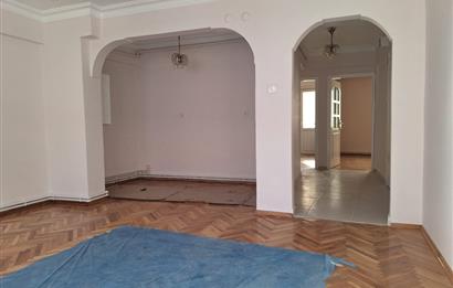 ACIBADEM CADDESİNE YAKIN ARAKAT 2+1