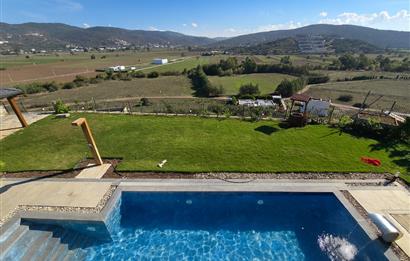 BODRUM MEŞELİK’TE 750 m² MÜSTAKİL ARSA İÇERİSİNDE, 5+1 SIFIR LÜKS VİLLA