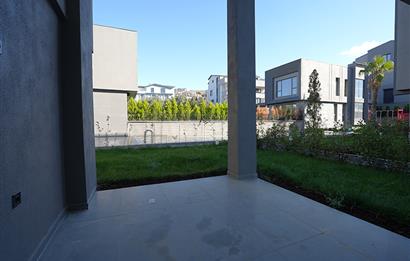 C21 Cius; Umurbey'de 4,5+1 Havuzlu Satılık Bahçe Dubleks