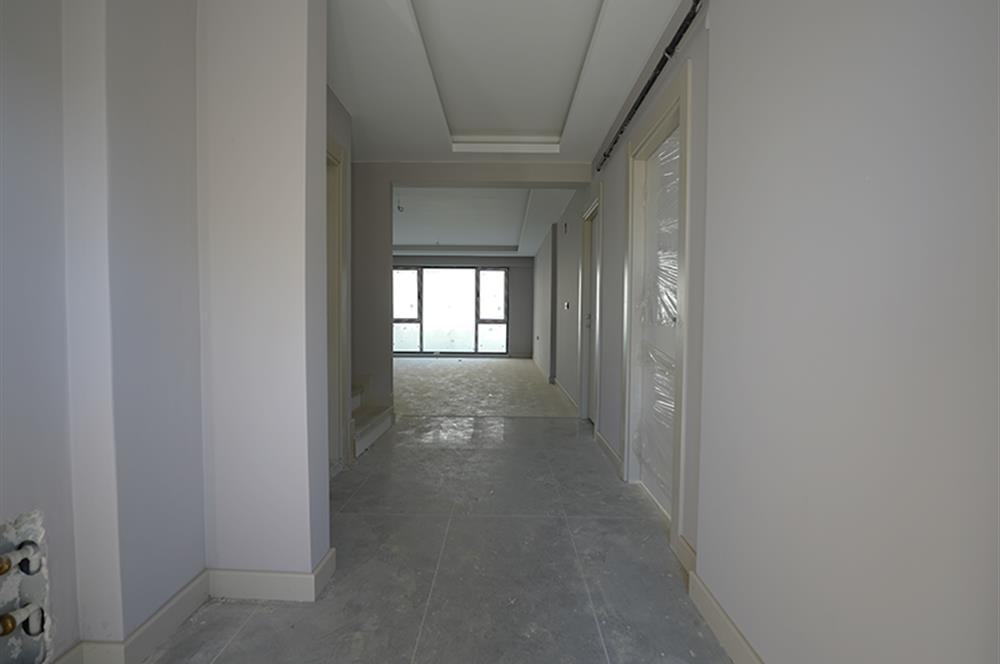 C21 Cius; Umurbey'de 4,5+1 Havuzlu Satılık Bahçe Dubleks