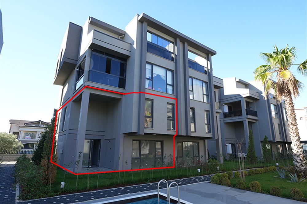 C21 Cius; Umurbey'de 4,5+1 Havuzlu Satılık Bahçe Dubleks