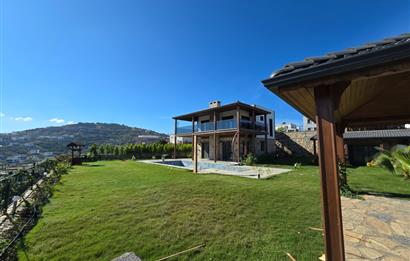 BODRUM MEŞELİK’TE 750 m² MÜSTAKİL ARSA İÇERİSİNDE, 5+1 SIFIR LÜKS VİLLA