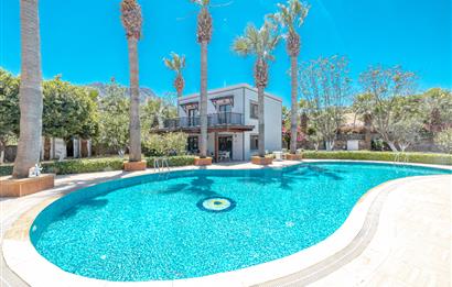 Bodrum Gölköy’de, Butik Site’de Satılık 4+1, Müstakil Villa