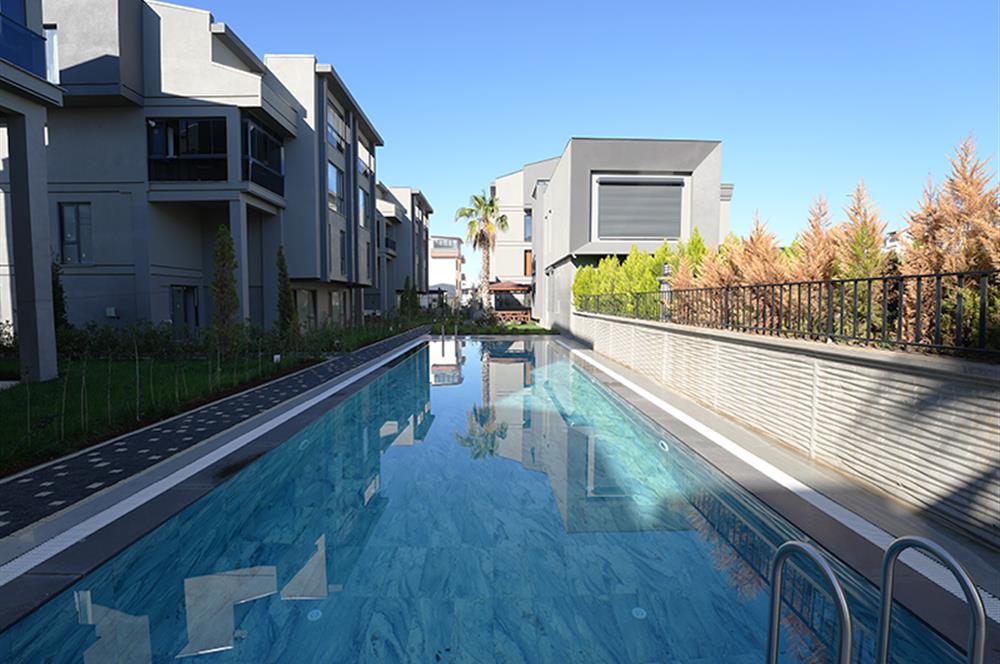 C21 Cius; Umurbey'de 4,5+1 Havuzlu Satılık Bahçe Dubleks