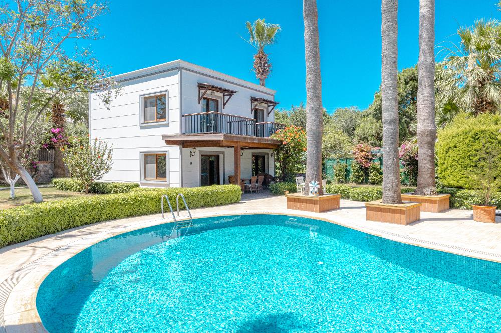 Bodrum Gölköy’de, Butik Site’de Satılık 4 Adet 4+1, Müstakil Villa