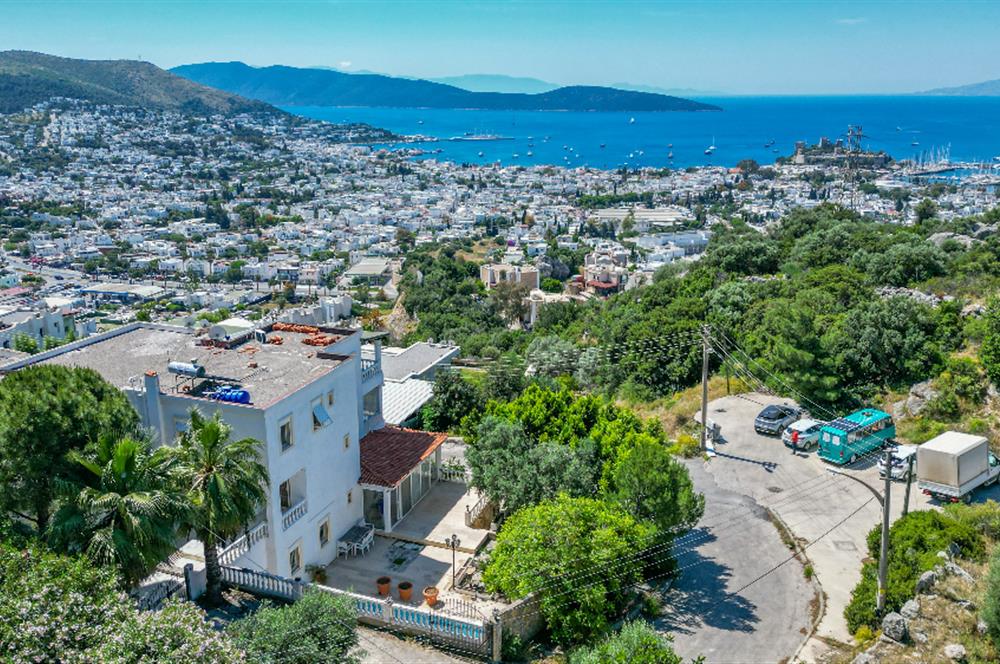 Bodrum Yokuşbaşı Kale ve Deniz Manzaralı, Satılık 5+2 Villa