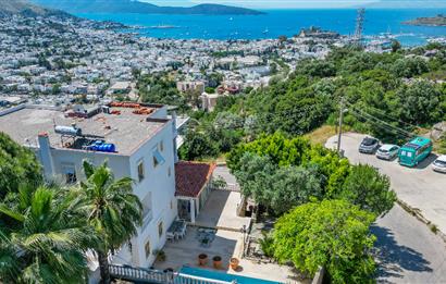 Bodrum Yokuşbaşı Kale ve Deniz Manzaralı, Satılık 5+2 Villa