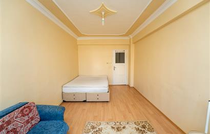 C21 Cius; Kapalı Pazarı Civarında Eşyalı Ara Kat Kiralık Daire