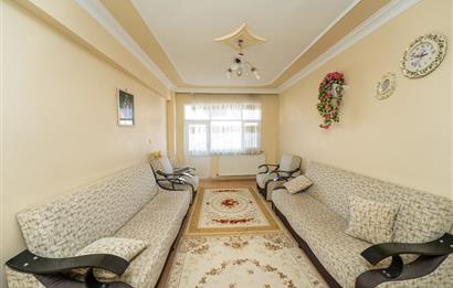 C21 Cius; Kapalı Pazarı Civarında Eşyalı Ara Kat Kiralık Daire