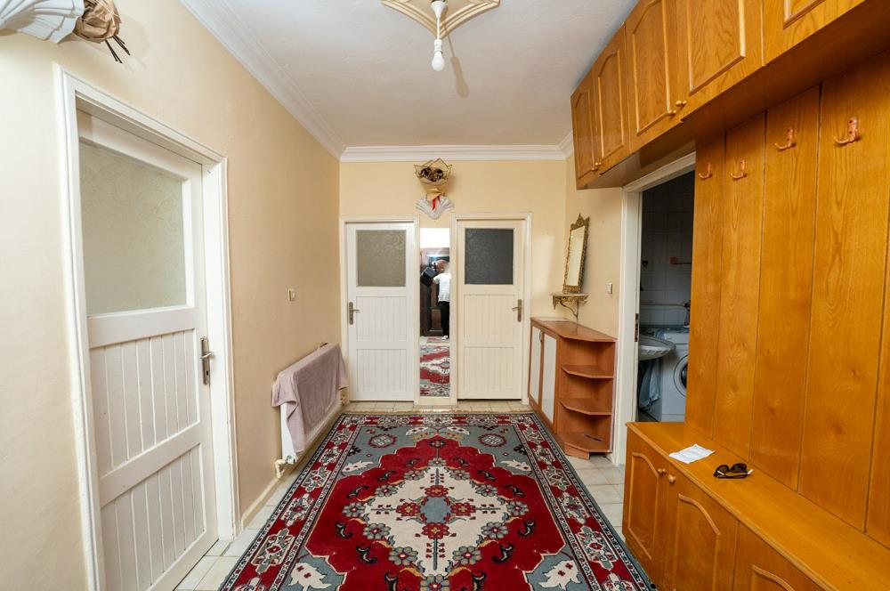 C21 Cius; Kapalı Pazarı Civarında Eşyalı Ara Kat Kiralık Daire