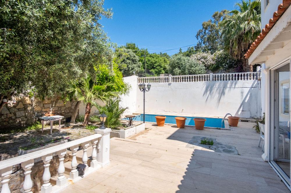 Bodrum Yokuşbaşı Kale ve Deniz Manzaralı, Satılık 5+2 Villa