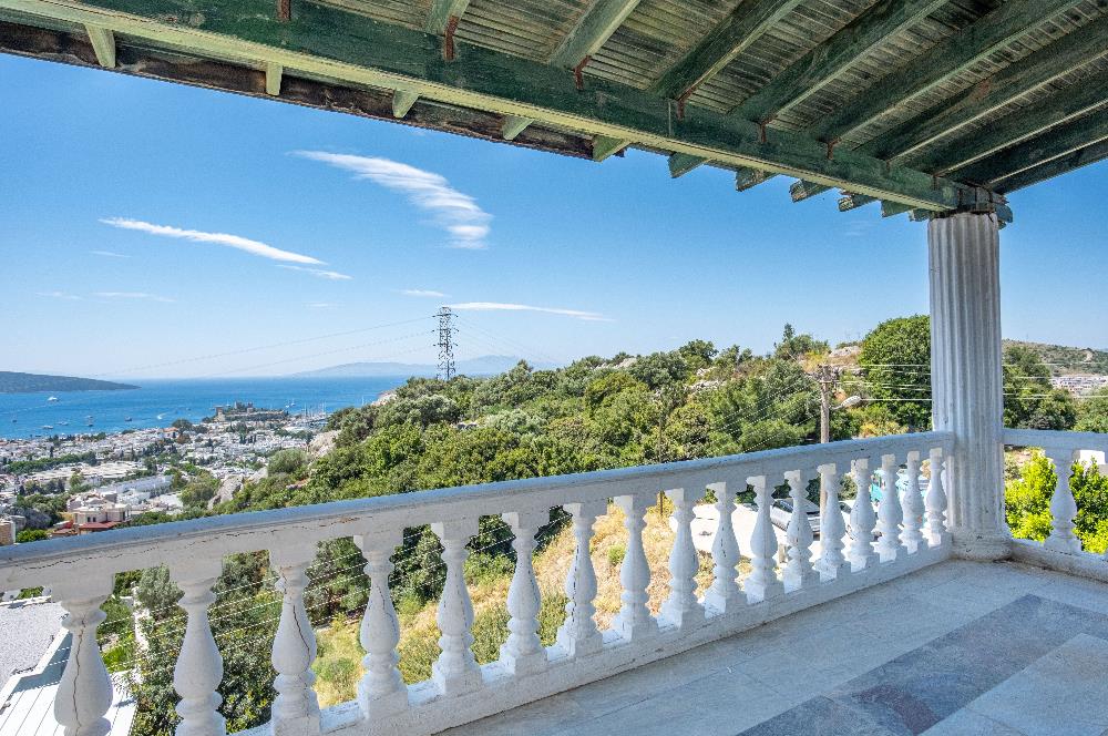 Bodrum Yokuşbaşı Kale ve Deniz Manzaralı, Satılık 5+2 Villa