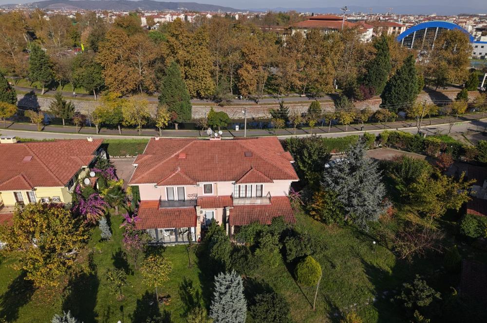 SAKARYA ÇARK KONAKLARINDA SATILIK LÜKS VİLLA