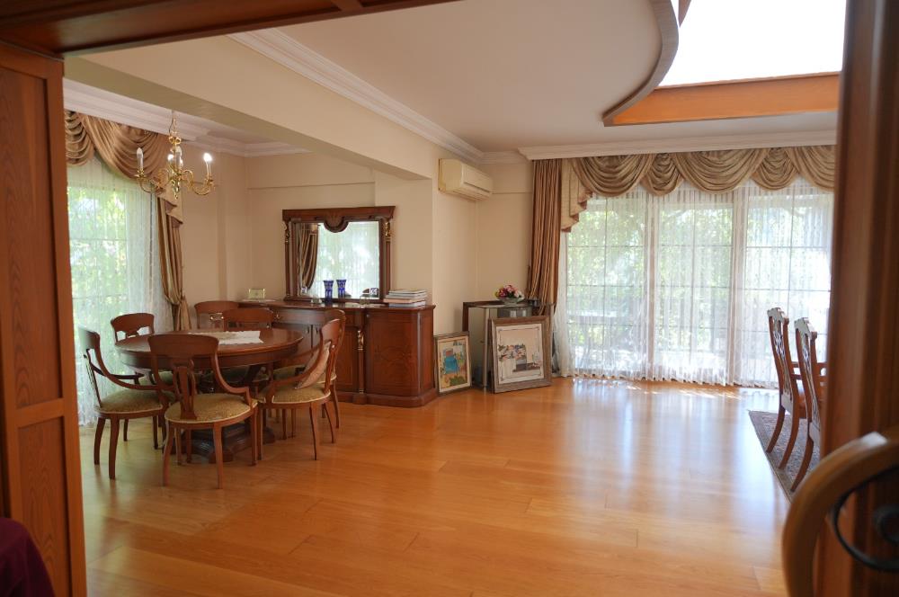 SAKARYA ÇARK KONAKLARINDA SATILIK LÜKS VİLLA