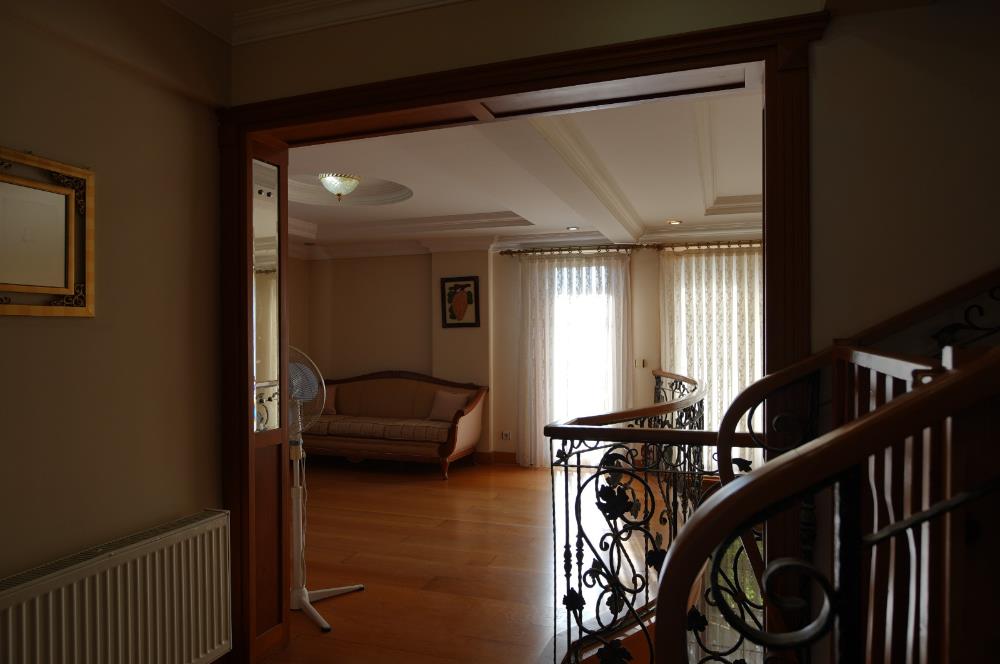 SAKARYA ÇARK KONAKLARINDA SATILIK LÜKS VİLLA