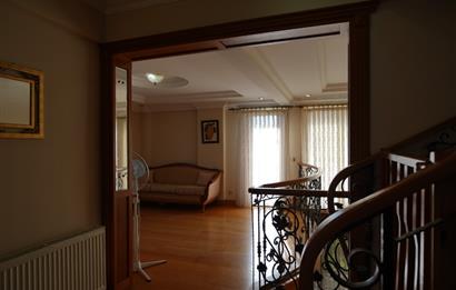 SAKARYA ÇARK KONAKLARINDA SATILIK LÜKS VİLLA