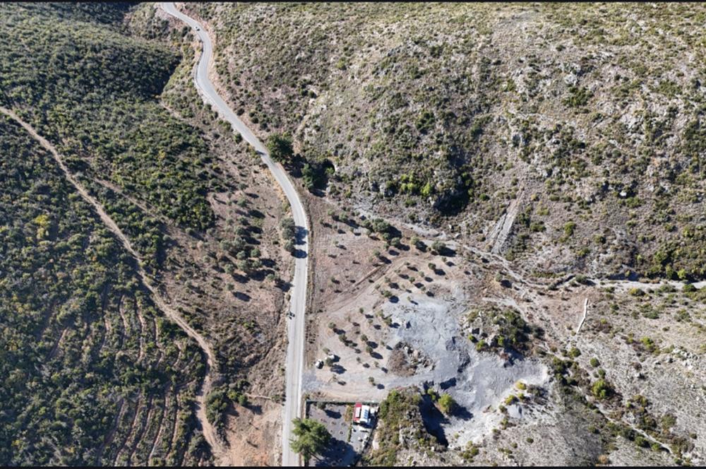 Bodrum Mazı anayola sıfır , icinde kumocaği ,satılık zeytinlik