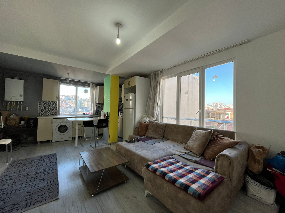 Eyüp Emniyettepe Bilgi üni. Karşısı Eşyalı 1+1 Satılık daire