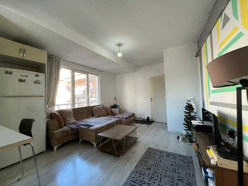 Eyüp Emniyettepe Bilgi üni. Karşısı Eşyalı 1+1 Satılık daire