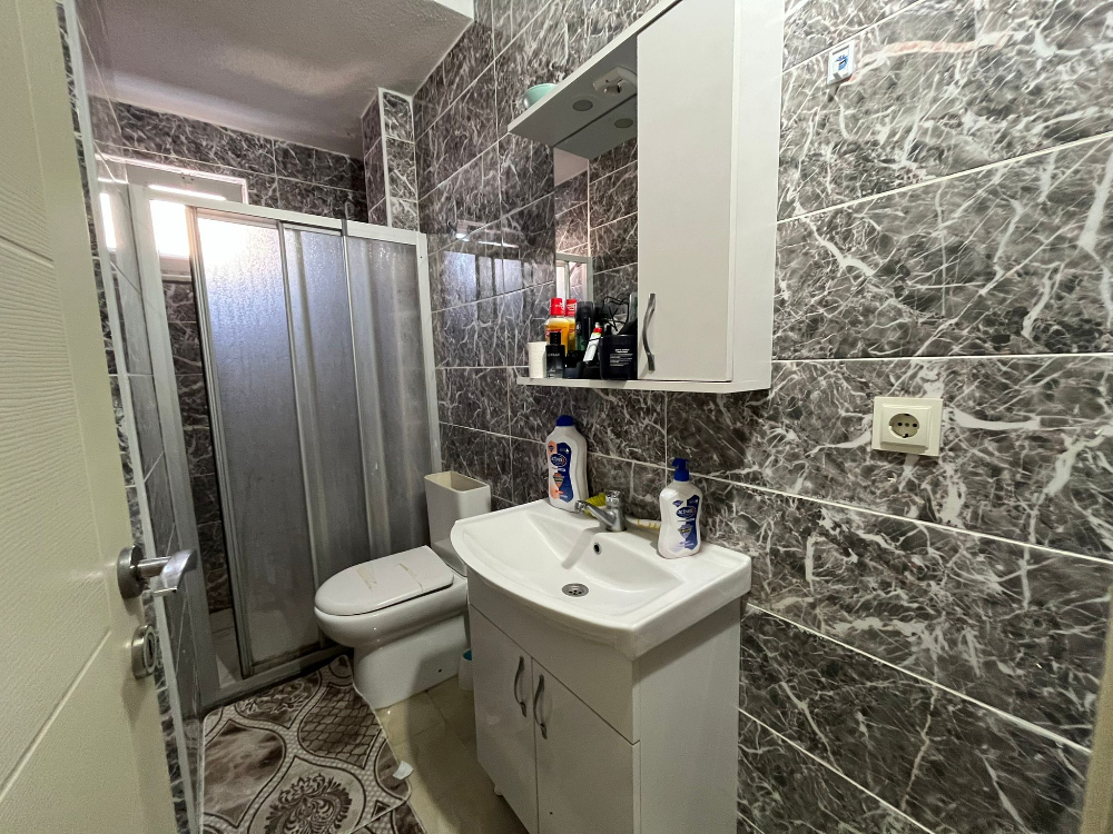 Eyüp Emniyettepe Bilgi üni. Karşısı Eşyalı 1+1 Satılık daire