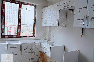 PİAZZAYA METROYA ÇOK YAKIN SIFIR,2+1 KAPALI MUTFAK