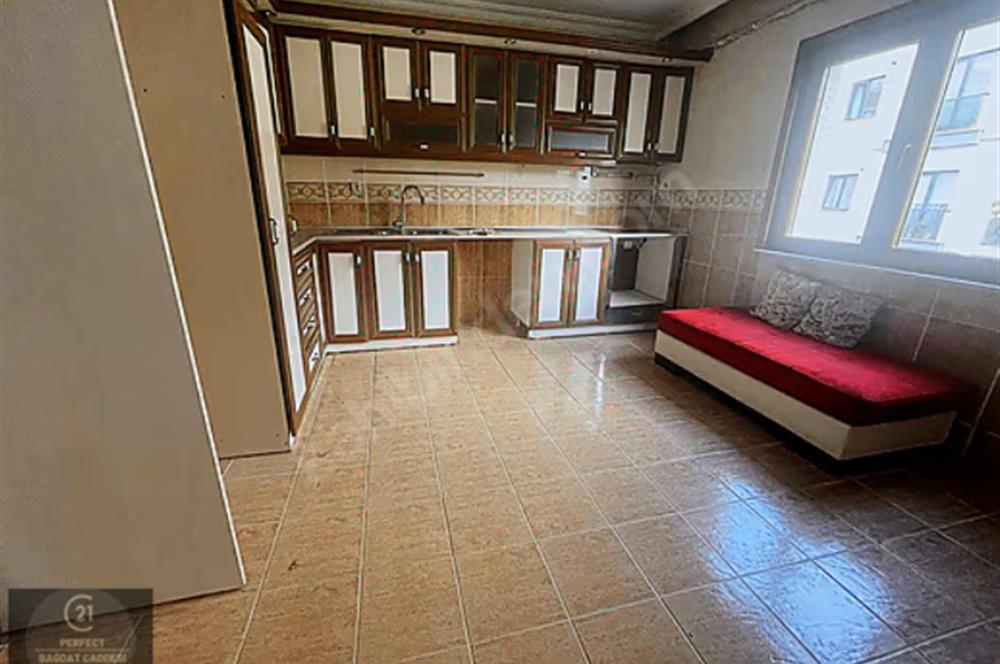 ATALAR MERKEZDE MARMARAY VE E-5 YAKIN BALKONLU KATTA TEK