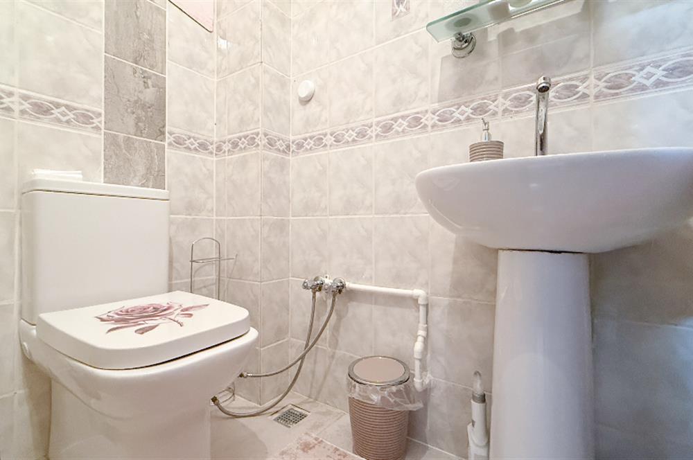 C21 BAL'DAN KUVAYİ MİLLİYE'DE CADDE ÜZERİ SATILIK VİLLA