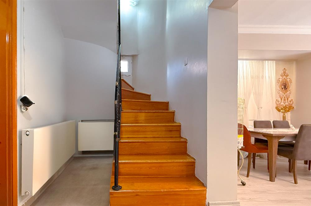 C21 BAL'DAN KUVAYİ MİLLİYE'DE CADDE ÜZERİ SATILIK VİLLA