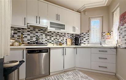 C21 BAL'DAN KUVAYİ MİLLİYE'DE CADDE ÜZERİ SATILIK VİLLA