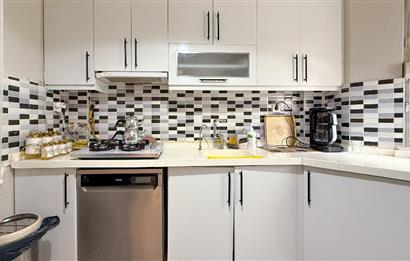 C21 BAL'DAN KUVAYİ MİLLİYE'DE CADDE ÜZERİ SATILIK VİLLA