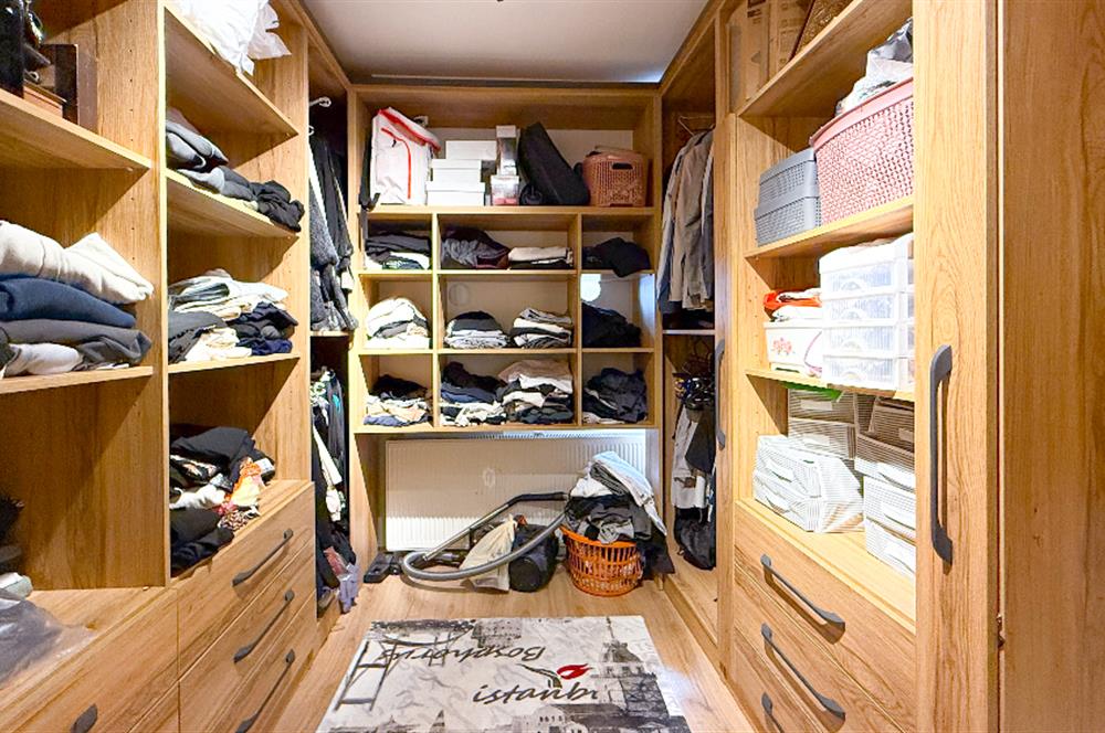 C21 BAL'DAN KUVAYİ MİLLİYE'DE CADDE ÜZERİ SATILIK VİLLA