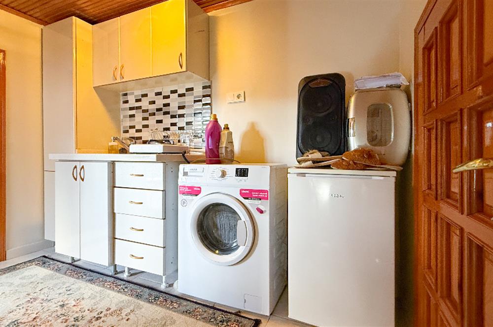 C21 BAL'DAN KUVAYİ MİLLİYE'DE CADDE ÜZERİ SATILIK VİLLA