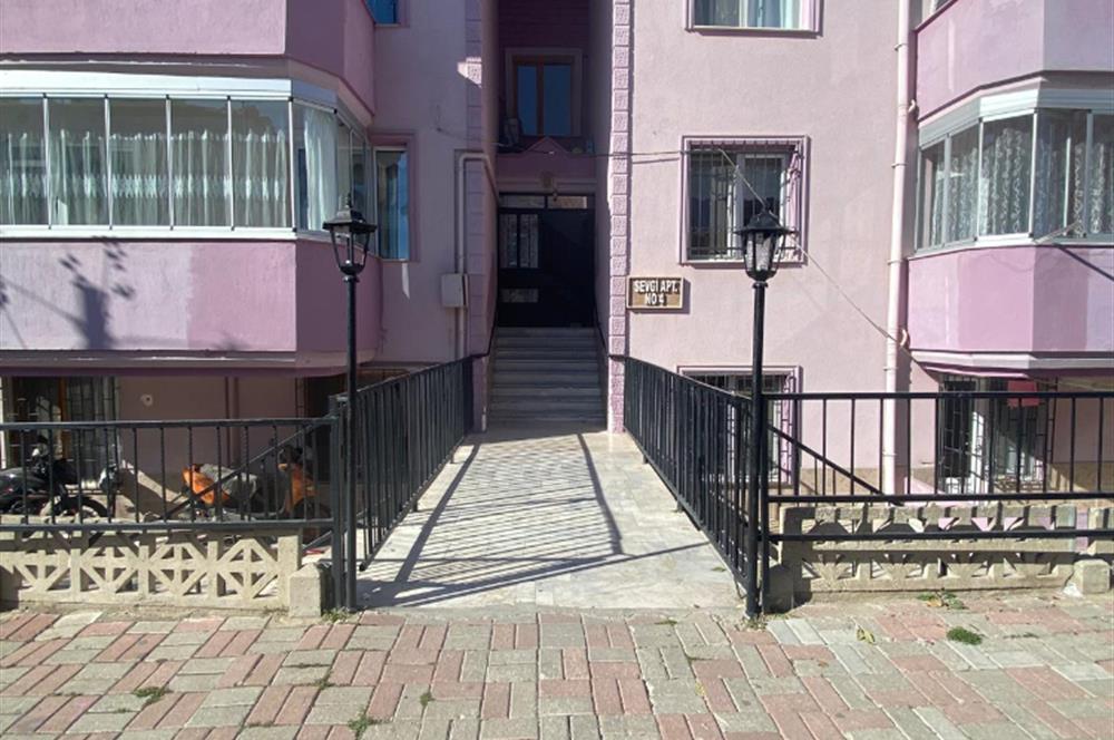 CENTURY 21 PLUS GAYRİMENKULDEN KANLICADA 3+1 ARA KAT SATILIK