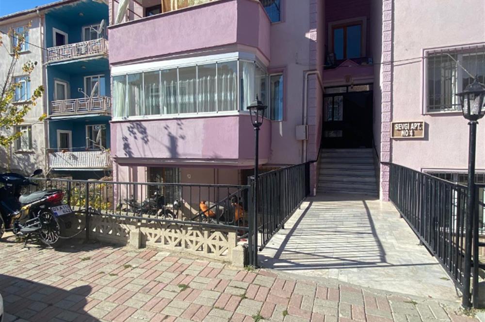 CENTURY 21 PLUS GAYRİMENKULDEN KANLICADA 3+1 ARA KAT SATILIK