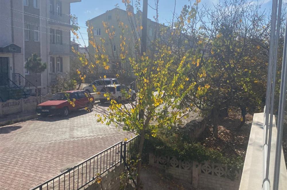 CENTURY 21 PLUS GAYRİMENKULDEN KANLICADA 3+1 ARA KAT SATILIK