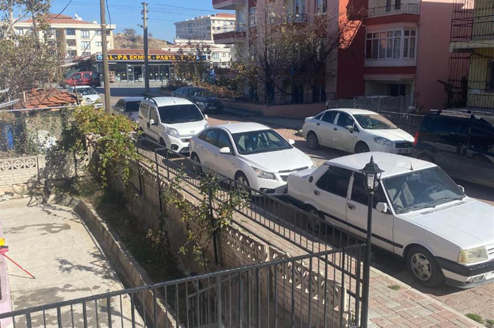 CENTURY 21 PLUS GAYRİMENKULDEN KANLICADA 3+1 ARA KAT SATILIK