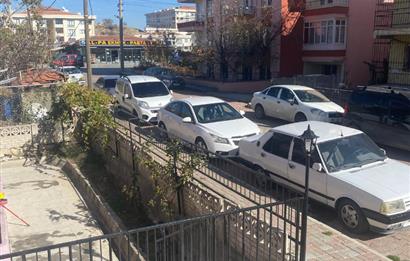 CENTURY 21 PLUS GAYRİMENKULDEN KANLICADA 3+1 ARA KAT SATILIK