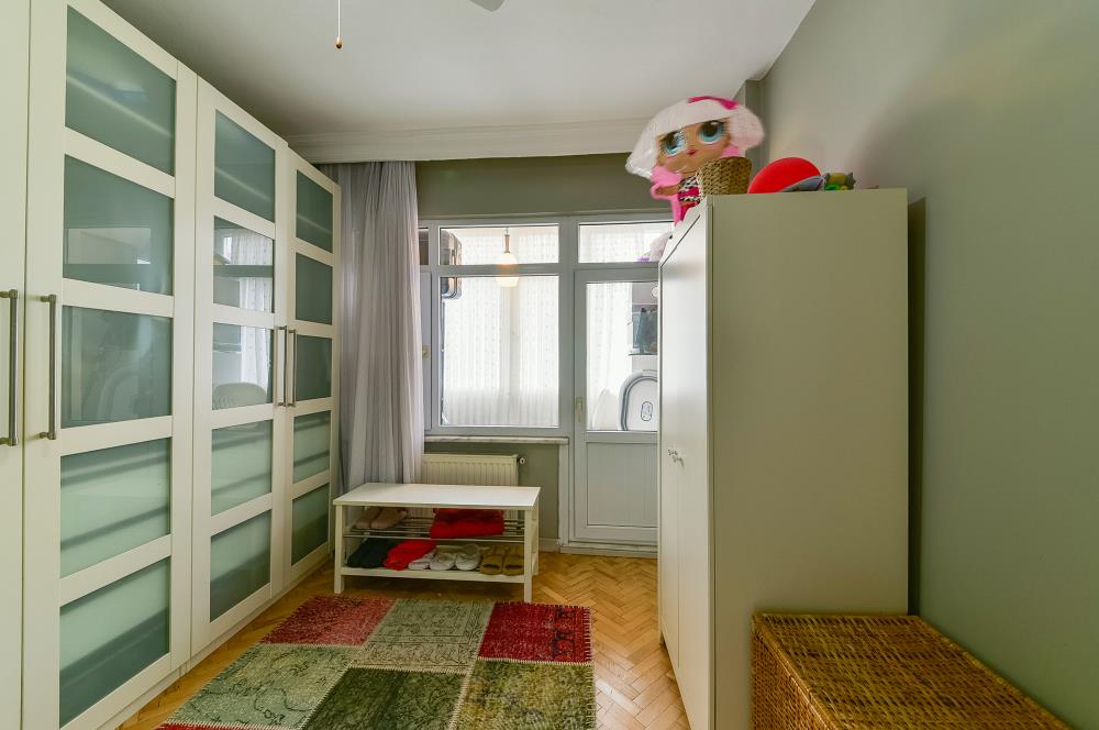 Caddebostan Ömerpaşa Sokakta geniş 3+1 Kiralık Ev