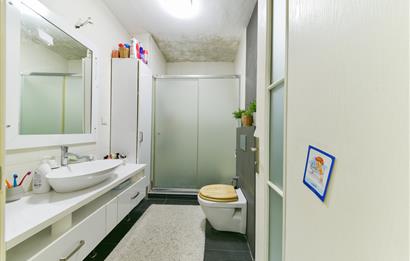 Caddebostan Ömerpaşa Sokakta geniş 3+1 Kiralık Ev