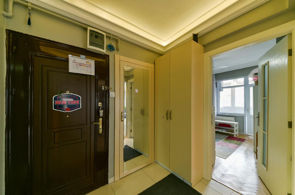 Caddebostan Ömerpaşa Sokakta geniş 3+1 Kiralık Ev