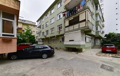 Caddebostan Ömerpaşa Sokakta geniş 3+1 Kiralık Ev