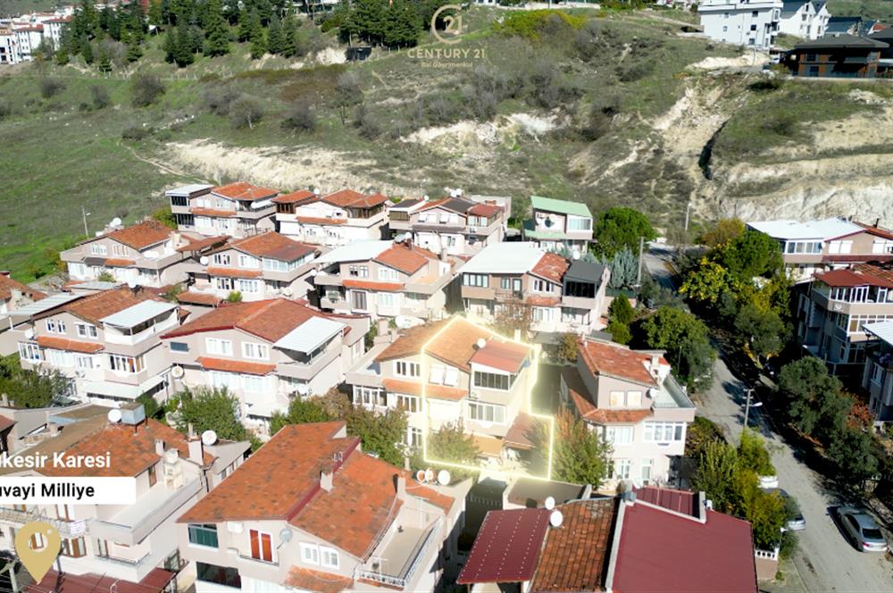 C21 BAL'DAN KUVAYİ MİLLİYE'DE CADDE ÜZERİ SATILIK VİLLA